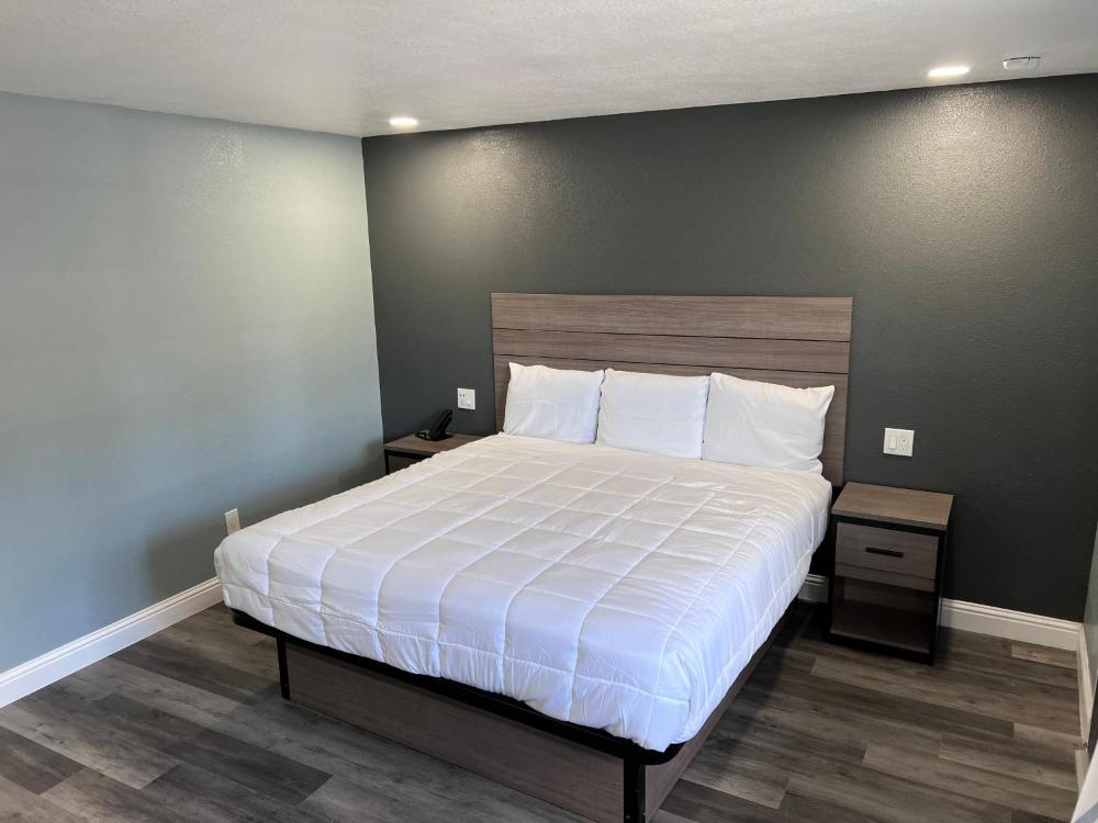 Deluxe Two-Bedroom Suite interior